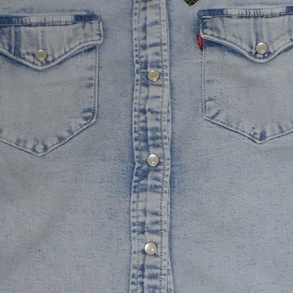 Levi's jean jacket. - Picture 9 of 13